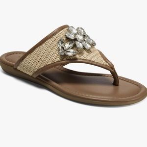 NIB Aerosoles Cherie with a little extra bling. 7M